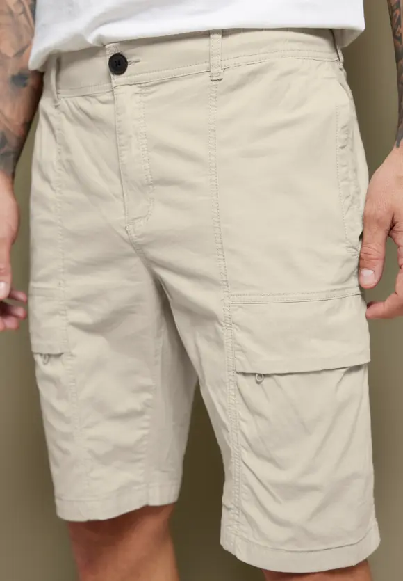 Relaxed Fit Cargoshorts - light sand beige