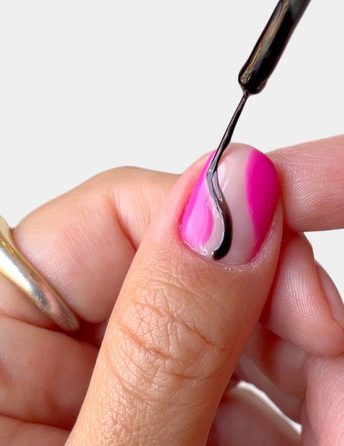 Le Mini Macaron Le Gel Liner Licorice 6ml