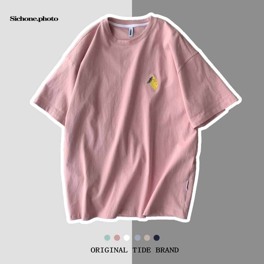 JUN.LEE - T-shirt met korte mouwen en geborduurd motief (verschillende ontwerpen)