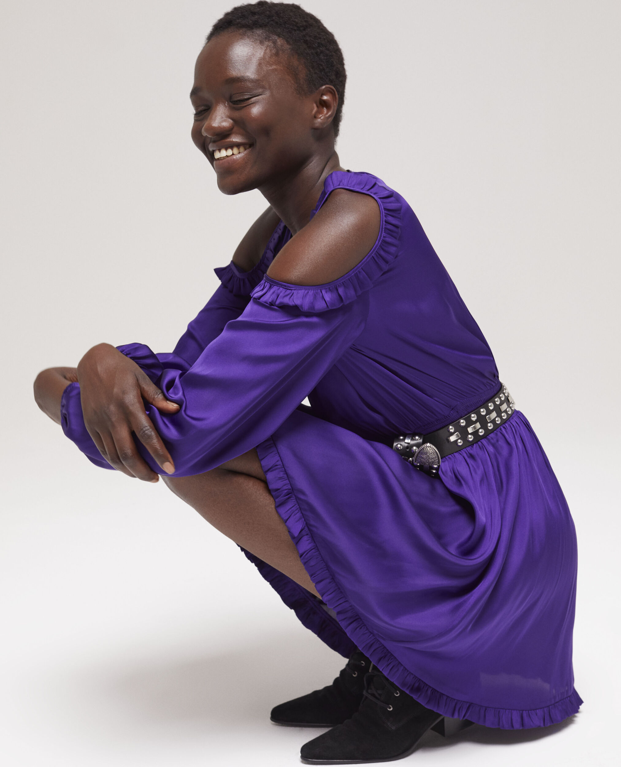 Robe courte à volants violette