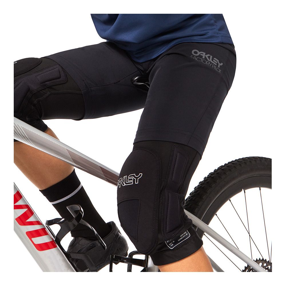 Oakley FACTORY PILOT LITE - Short Femme blackout