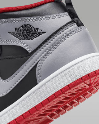 Jordan 1 Mid Younger Kids' Shoes