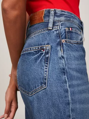 Calça jeans reta de cintura média e modelagem relaxada