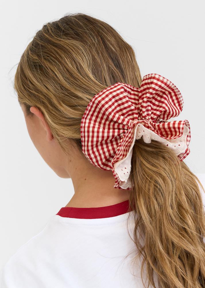 Sunday scrunchie rood
