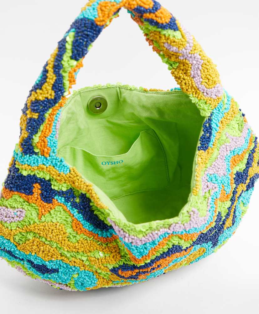 Bolsa de contas multicoloridas