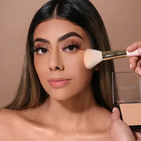 Lavish Pressed Finishing Powder 100 Translucent