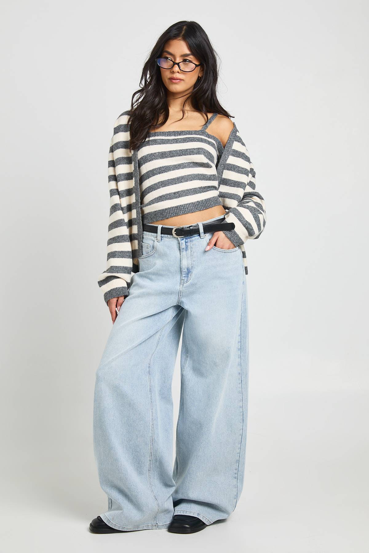boohoo Ensemble 2 Pièces Cardigan Oversize et Crop Top Tricotés à Rayures Ultra Doux