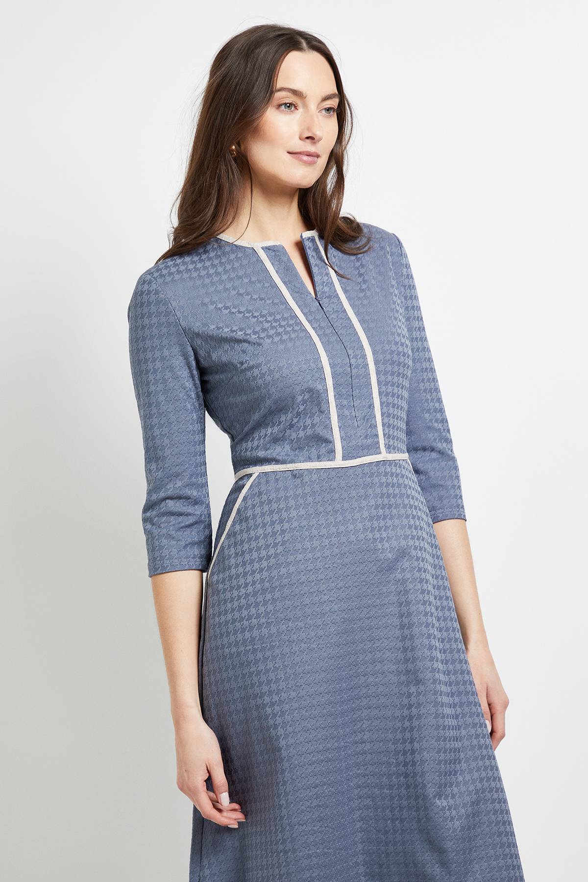 Wallis Robe Midi à Manches Longues avec Ceinture