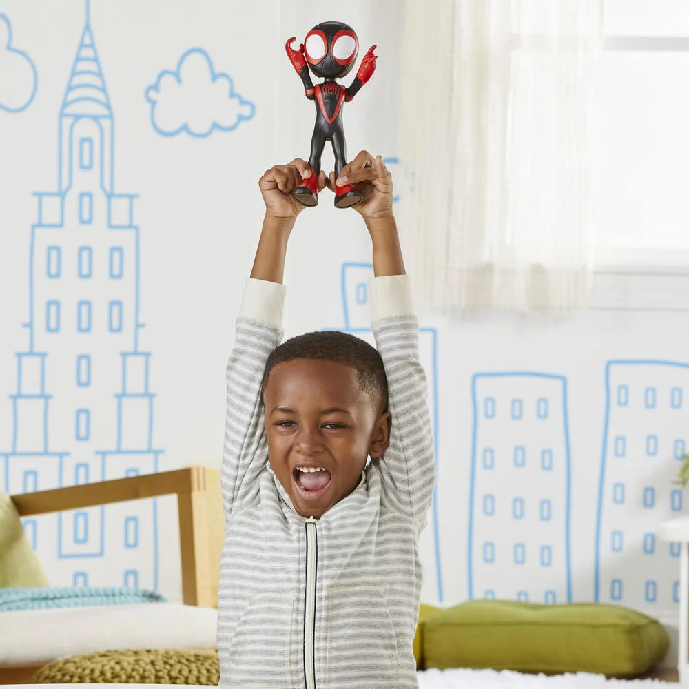 SPIDEY MEGA FIGURINE 23 CM