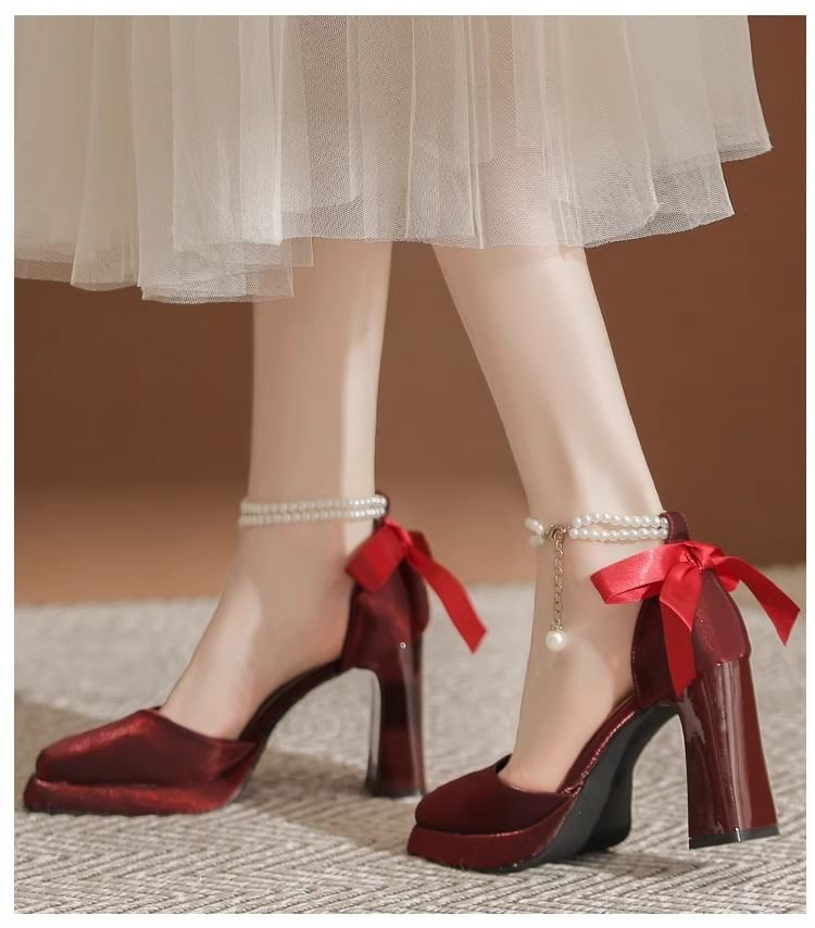 Red Wolf - D'Orsay sandalen met blokhak en kralenband