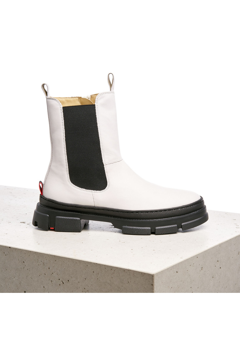 STIEFELETTE Weiss