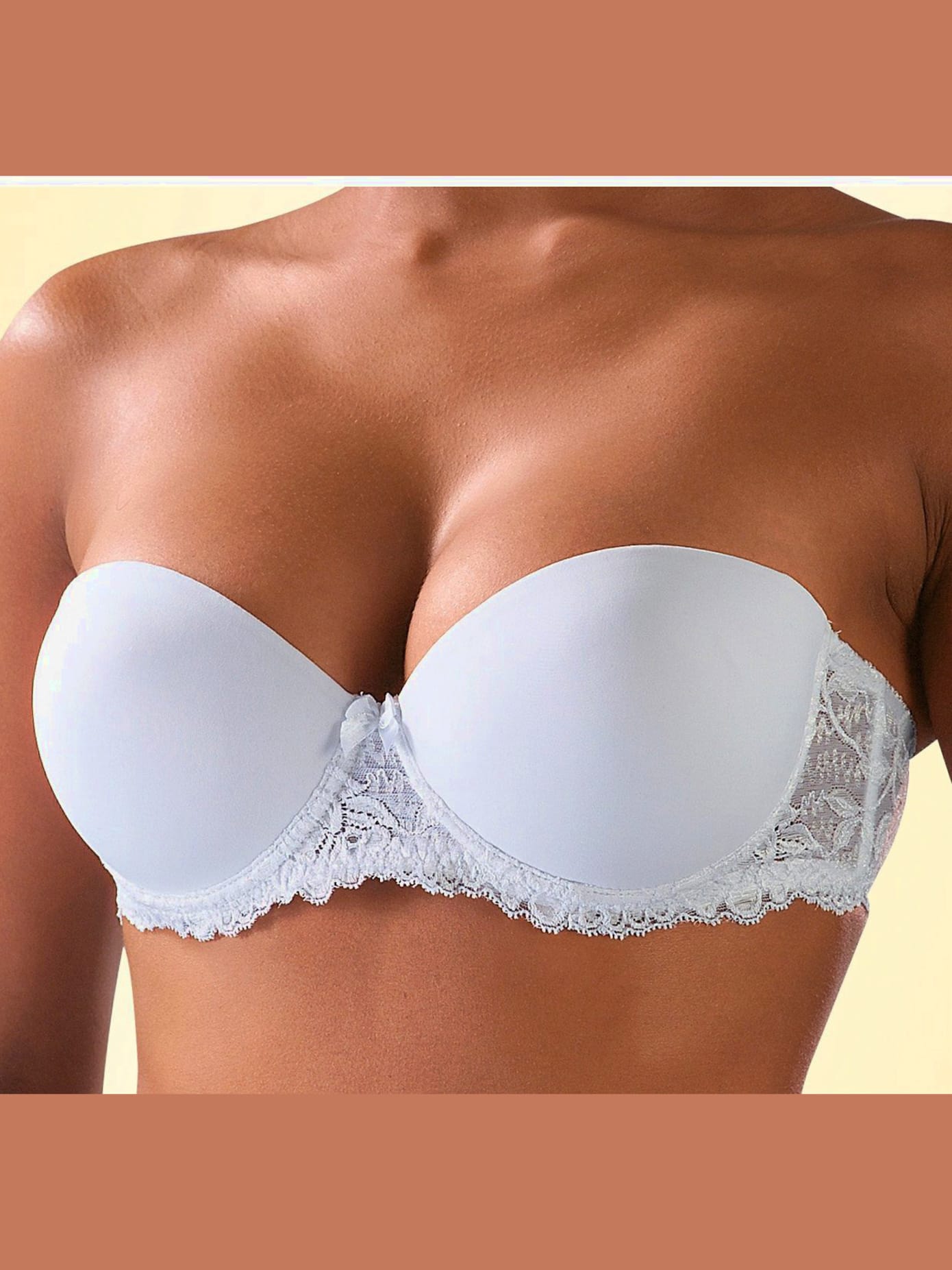 Soutien-gorge coques polyvalent : soutien-gorge sans bretelles ou sous les hauts moulants grâce aux bonnets sans coutures