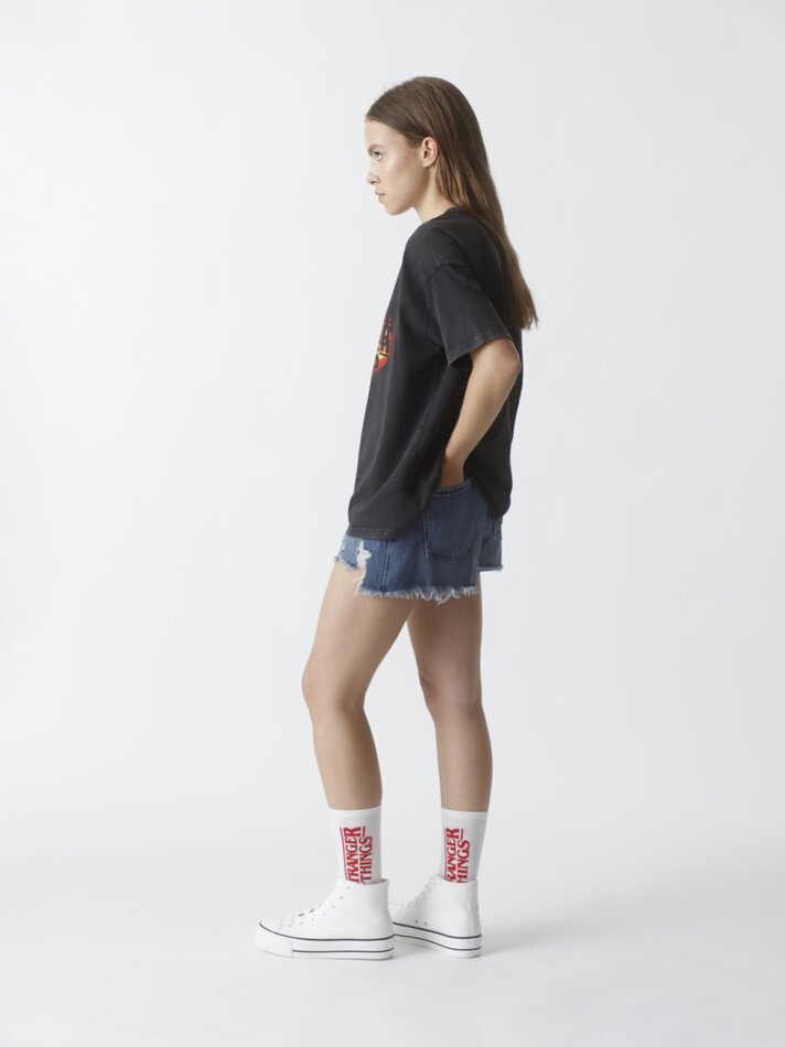 Camiseta estampada Stranger Things - Netflix - Preta