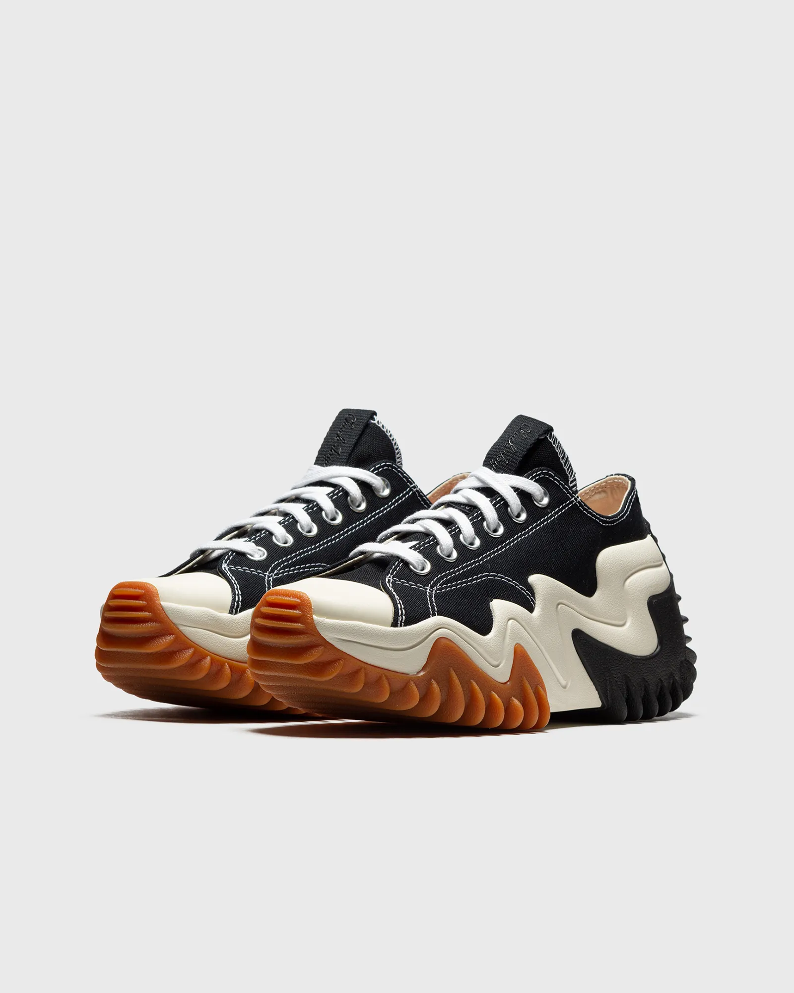 Converse WMNS Run Star Motion