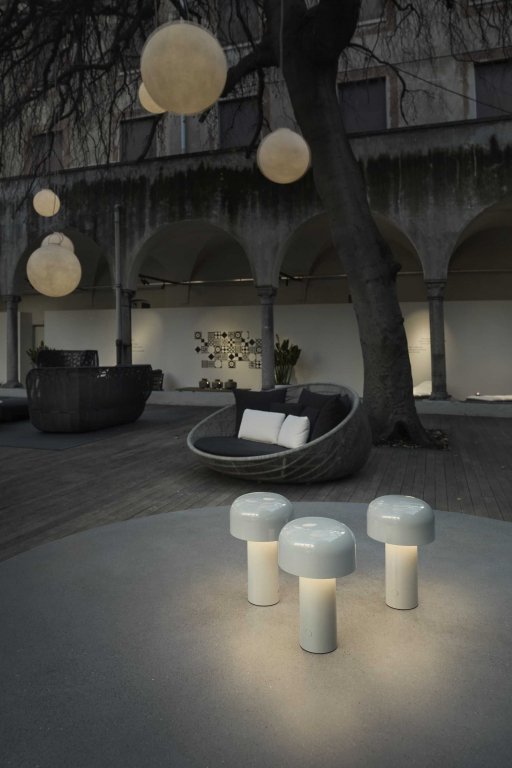 Flos Bellhop tafellamp LED oplaadbaar baksteenrood