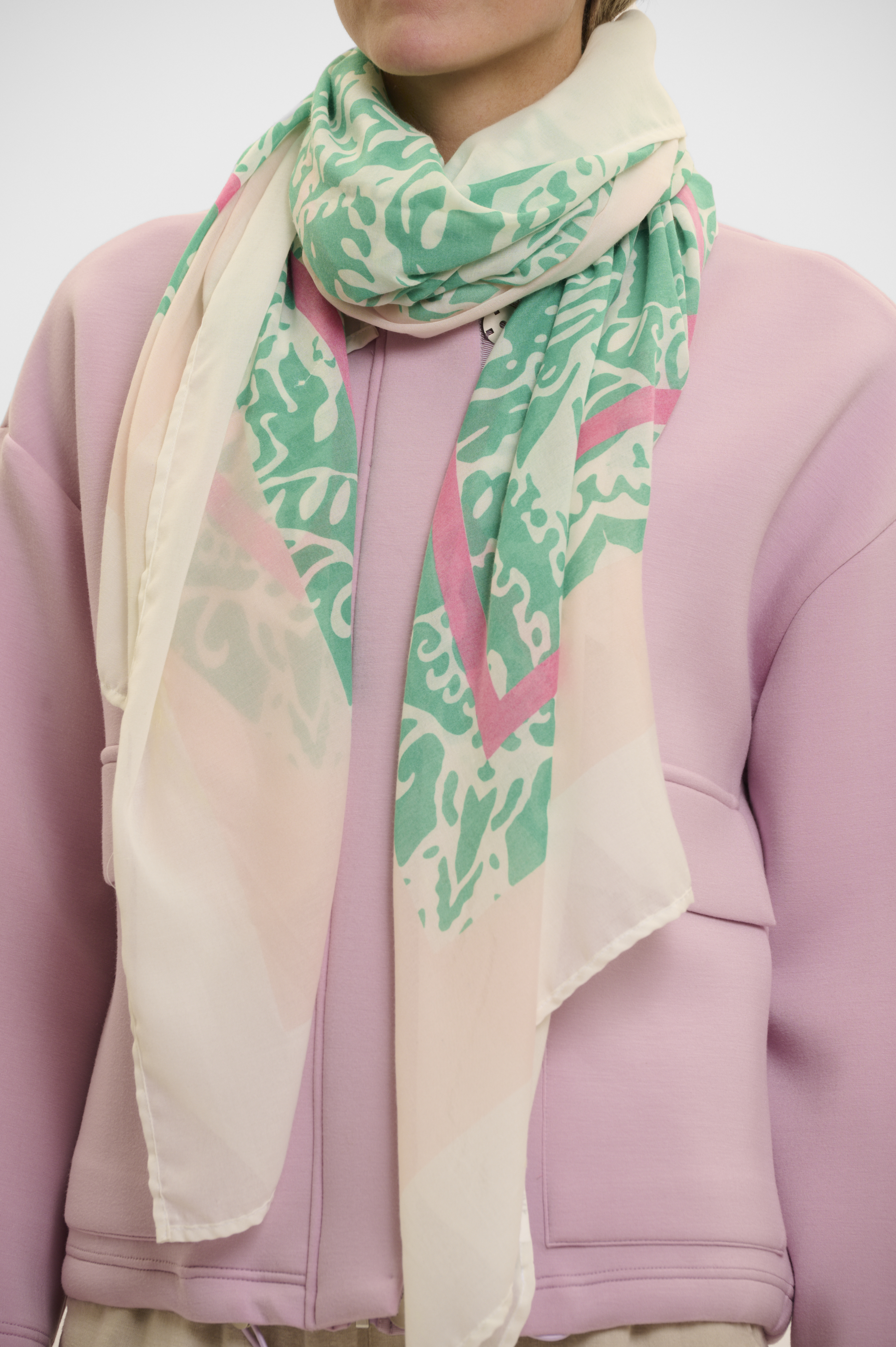 Rino & Pelle - Arizesna Light Woven Scarf - Clover Green Stencil