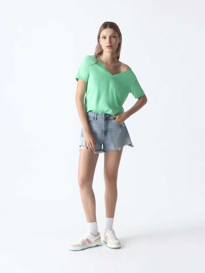Pacote com 2 camisetas básicas com decote em V - Verde