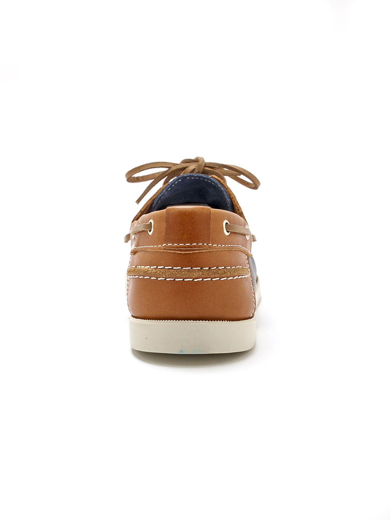 Derbies style bateau tout cuir