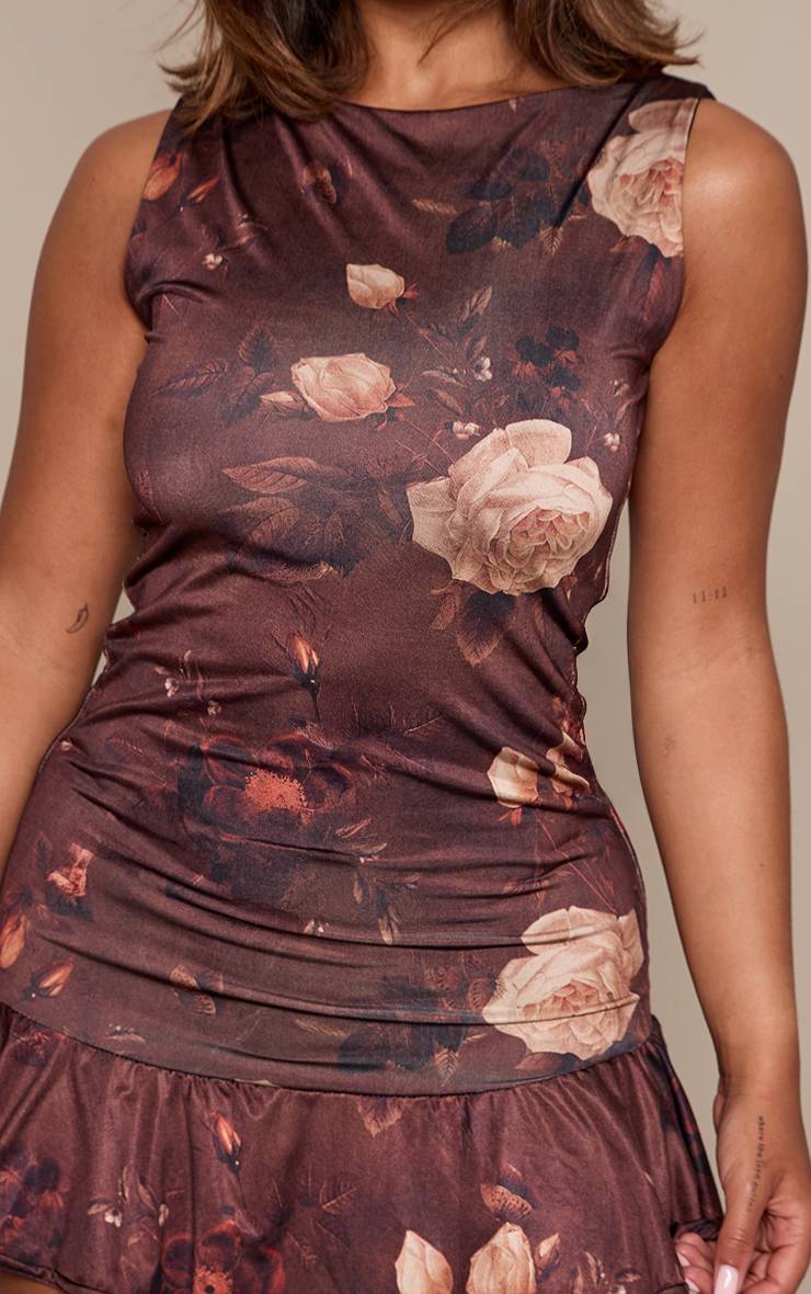 Marron Robe Mini Moulante Shape À Volants Et Motif Floral Sans Manches