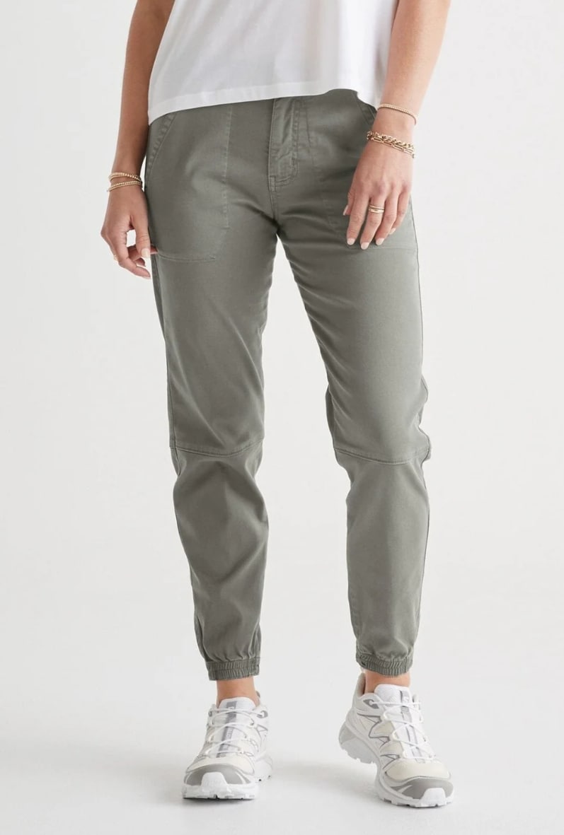 DU/ER Live Free High Rise Jogger Dame<br>Myk og UTROLIG komfortabel!