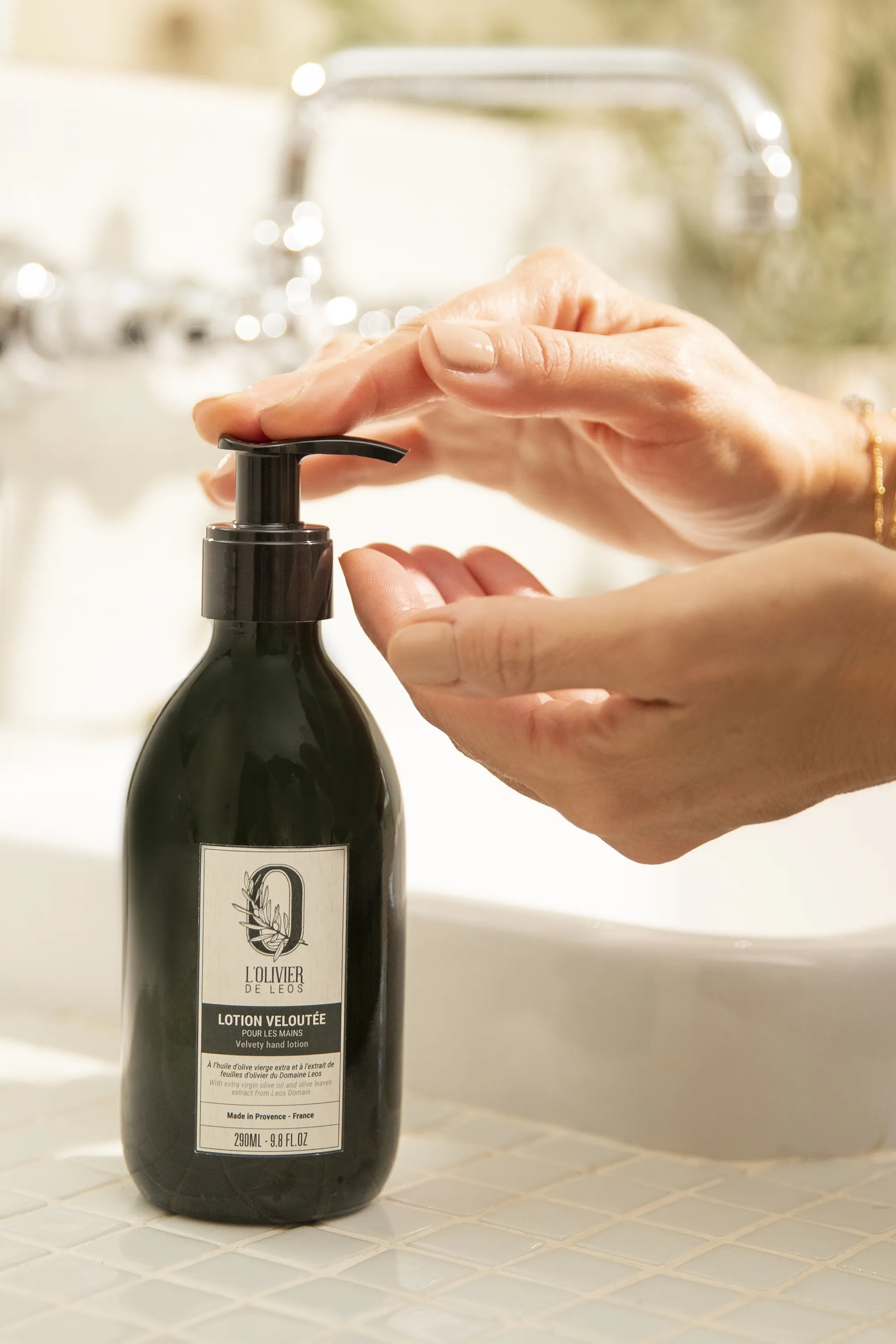 L'OLIVIER DE LEOS Lotion veloutée pour les mains-290 ml