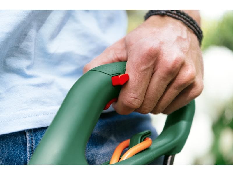 Bosch Elektro-Rasentrimmer EasyGrassCut 23 Rasentrimmer für natürliche und bequeme Gartenarbeit