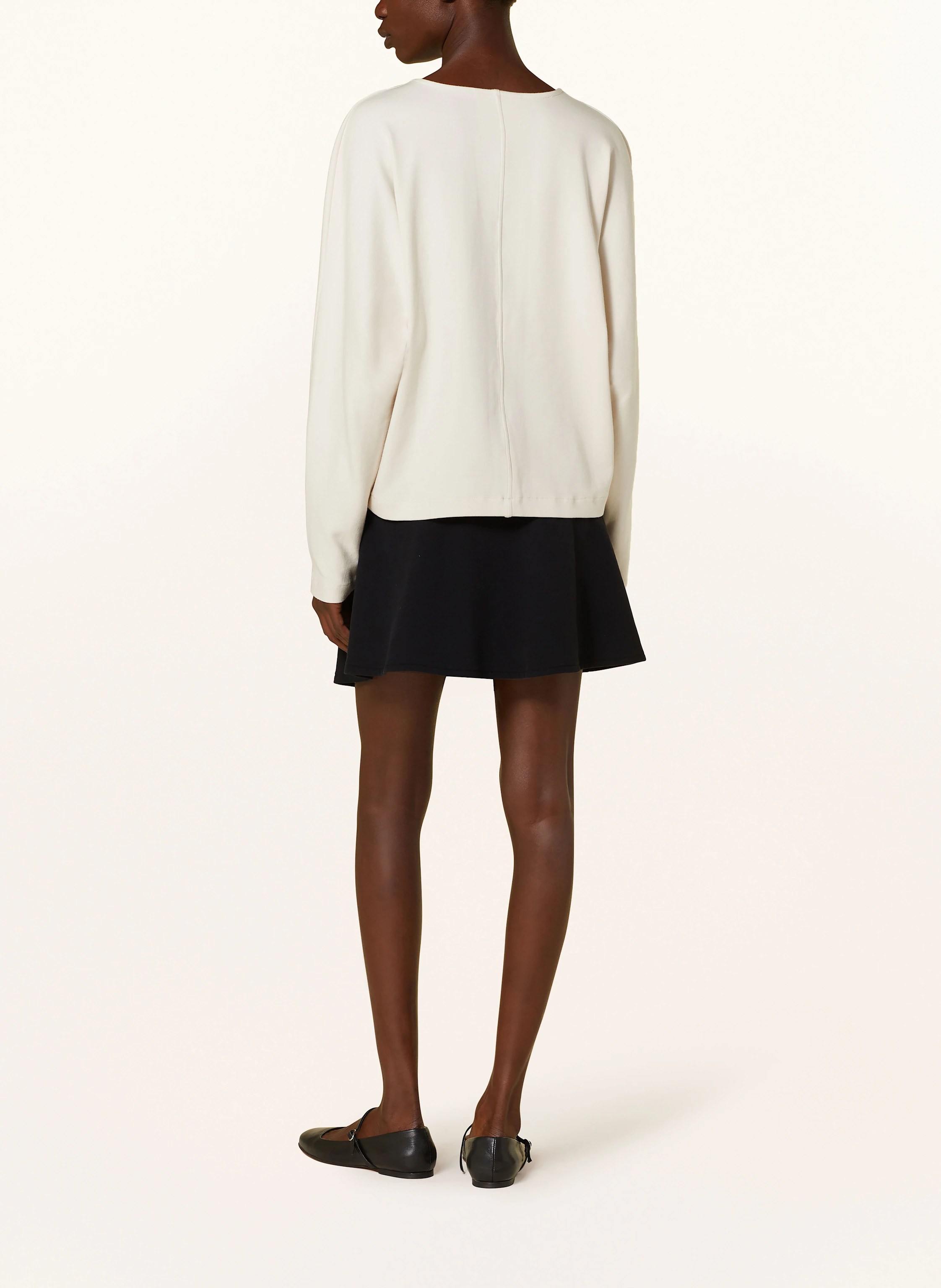 Juvia Sweatrock DAPHNE