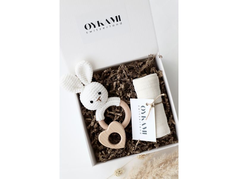 Oykami Geschenkset Sizilien Hase – Weiss Geschenkbox zur Geburt