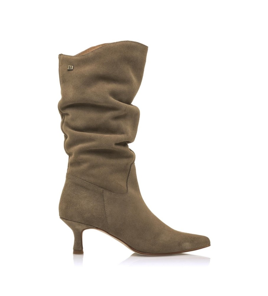 Botas sociais Mustang em couro marrom estilo indie