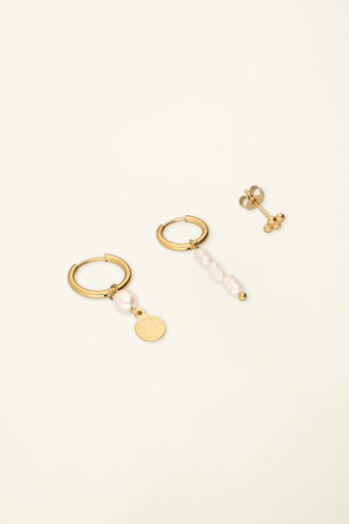 Set van drie oorringen met parels