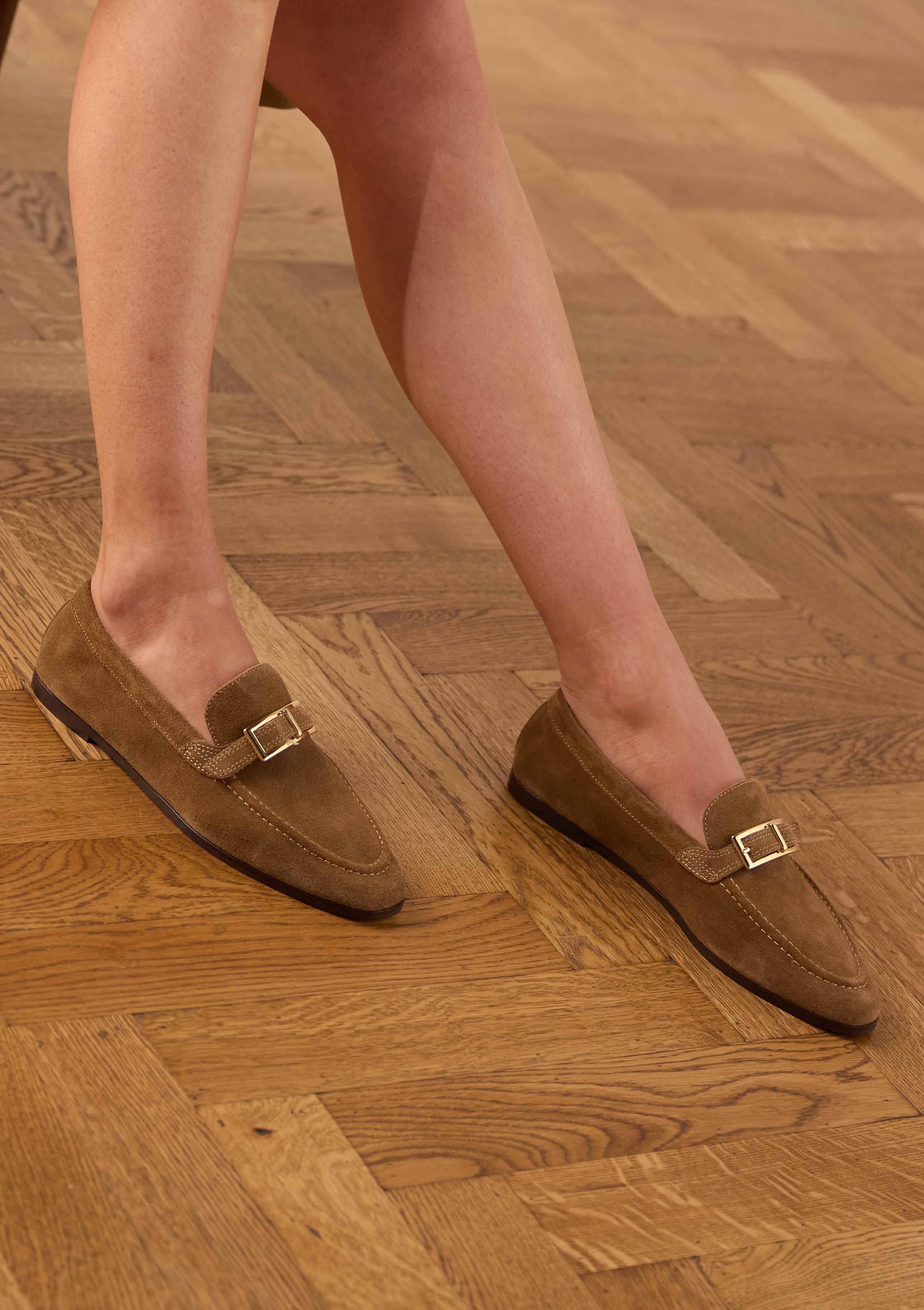 Cognac suède loafers