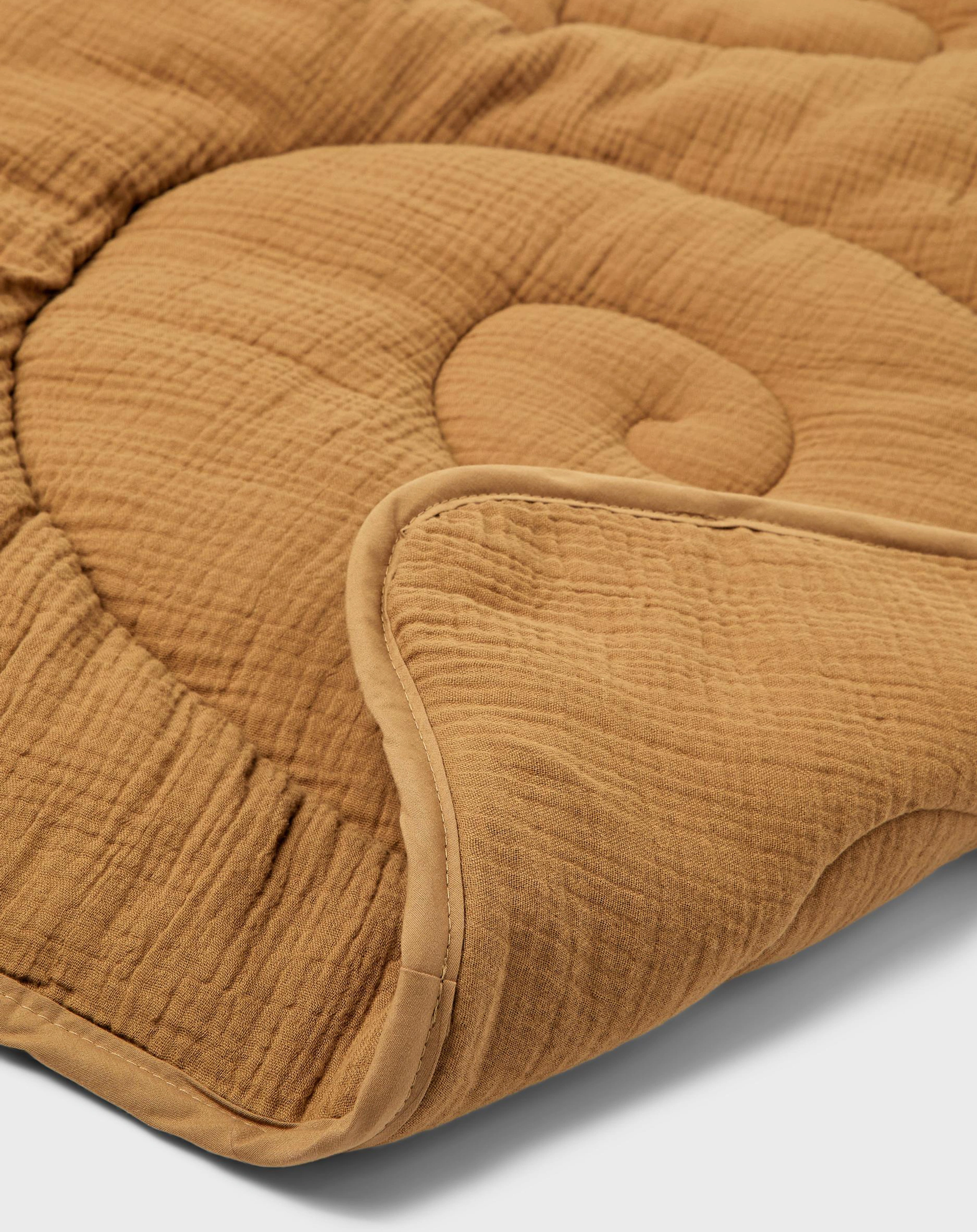 Musselin-Spieldecke NBNDIEM QUILTED in chipmunk