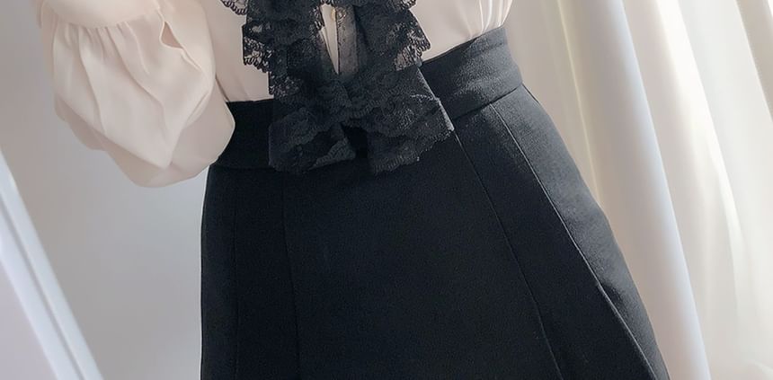 RONIN - Blouse met pofmouwen, kanten rand en strik