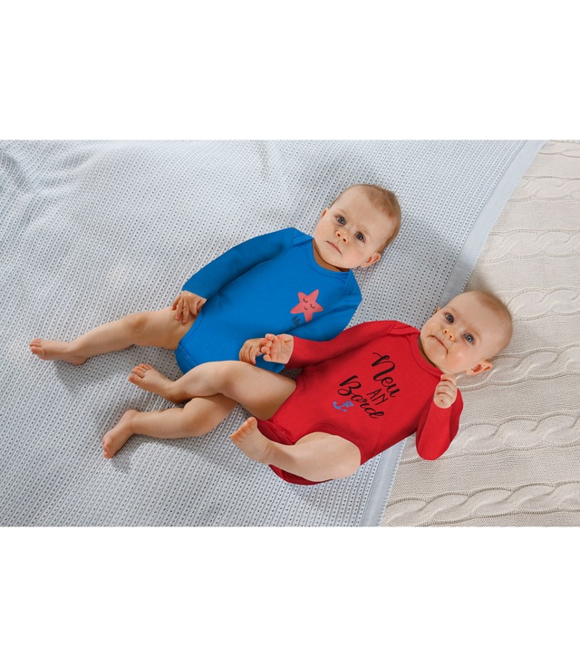 KIDSWORLD Langarmbody »2er Pack Baby-Bodies mit Sprüchen, Neu an Bord«, 2 Stk. aus Bio-Baumwolle