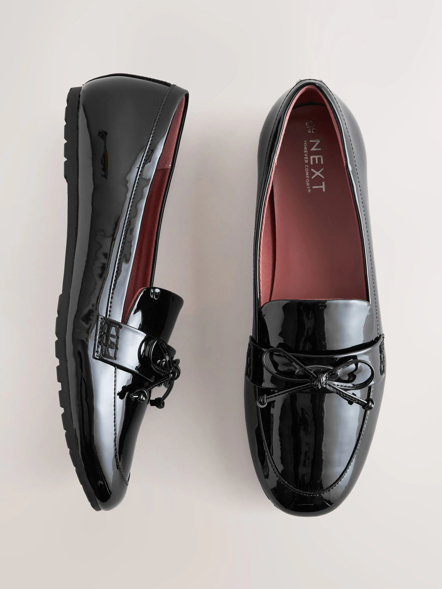 Zwart - Forever Comfort® lakleren balletschoenen met ronde neus en strikdetail