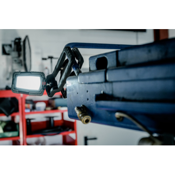 Brennenstuhl mobiele accustraler klembaar 950 lumen IP65