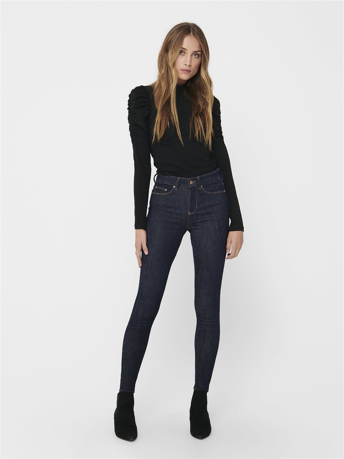 ONLZAYLA Body Black