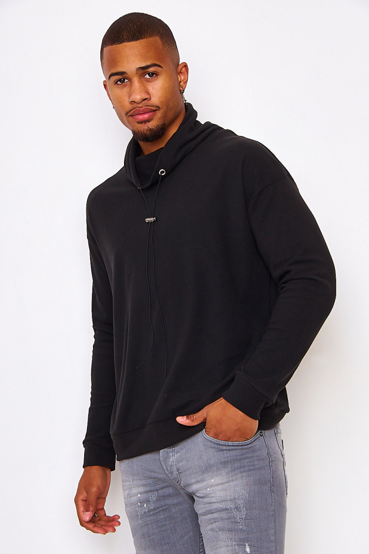 Pull en velours noir col ajustable