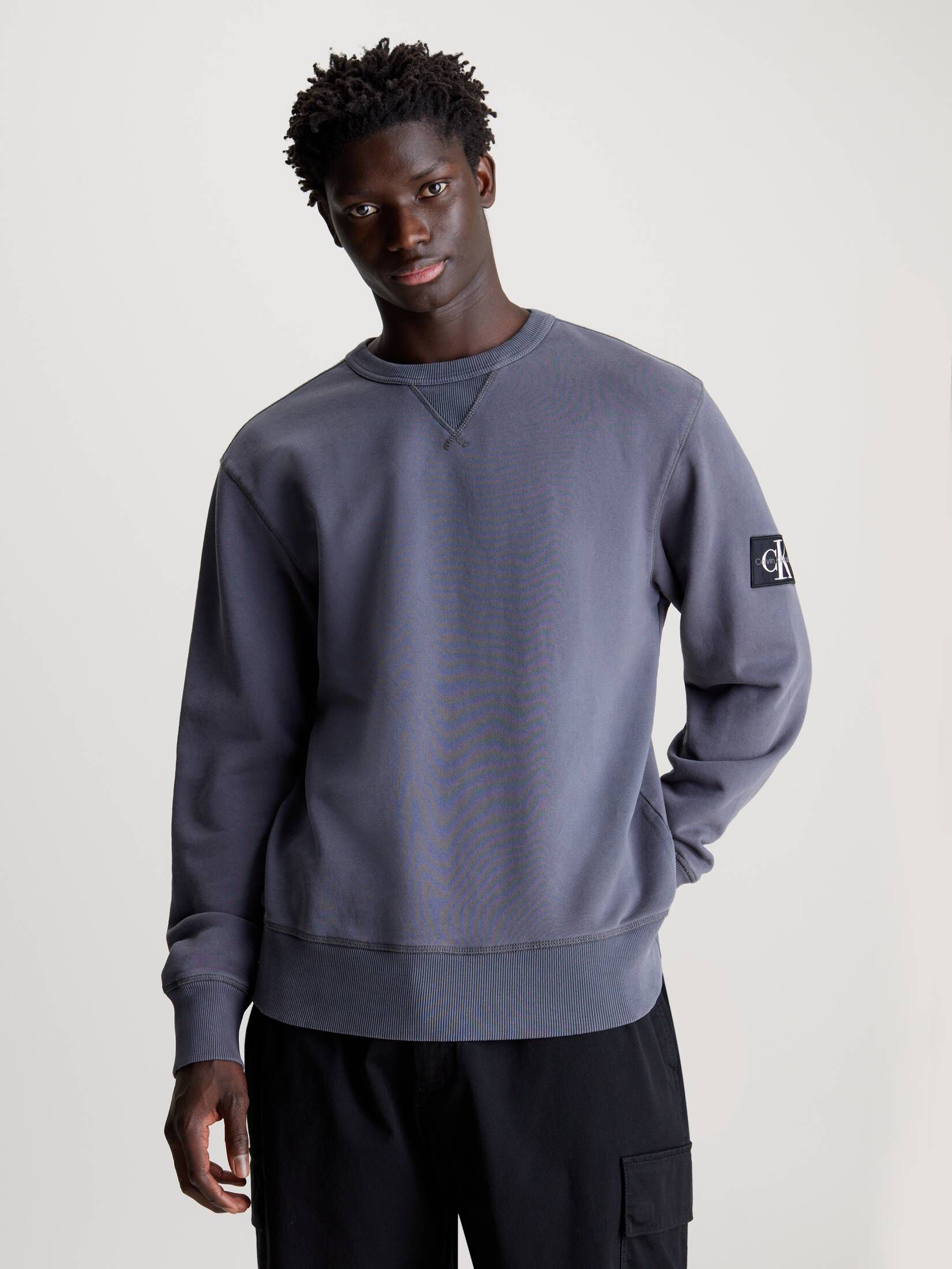 CALVIN KLEIN JEANS| Herren Sweatshirt WASHED BADGE CREW NECK