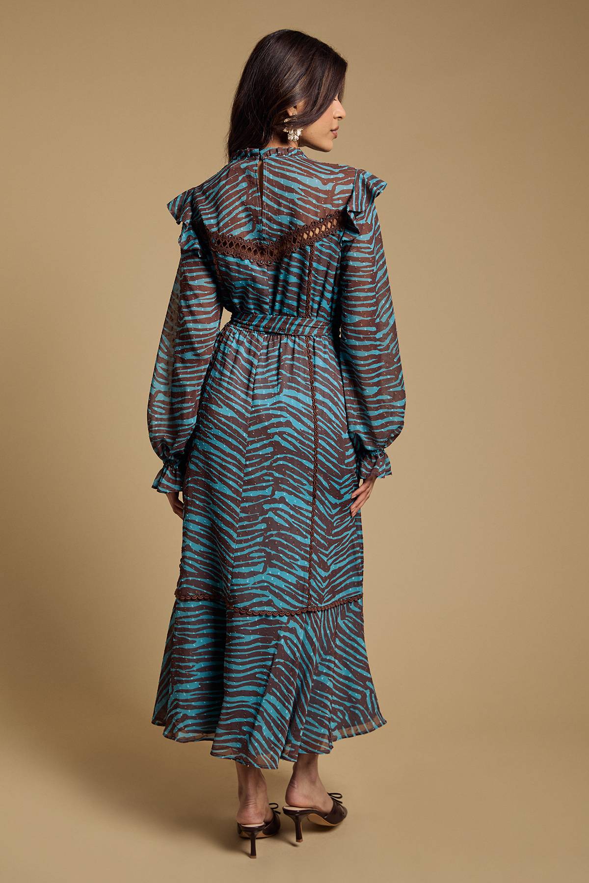 Oasis Robe Midi Petite En Mousseline Dobby Imprimée Avec Ceinture À La Taille