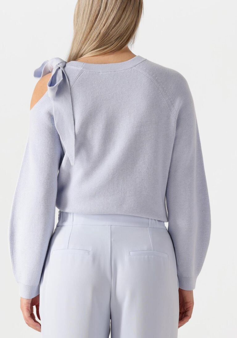 lichtblauwe dante6 trui ulyn cut-out bow sweater