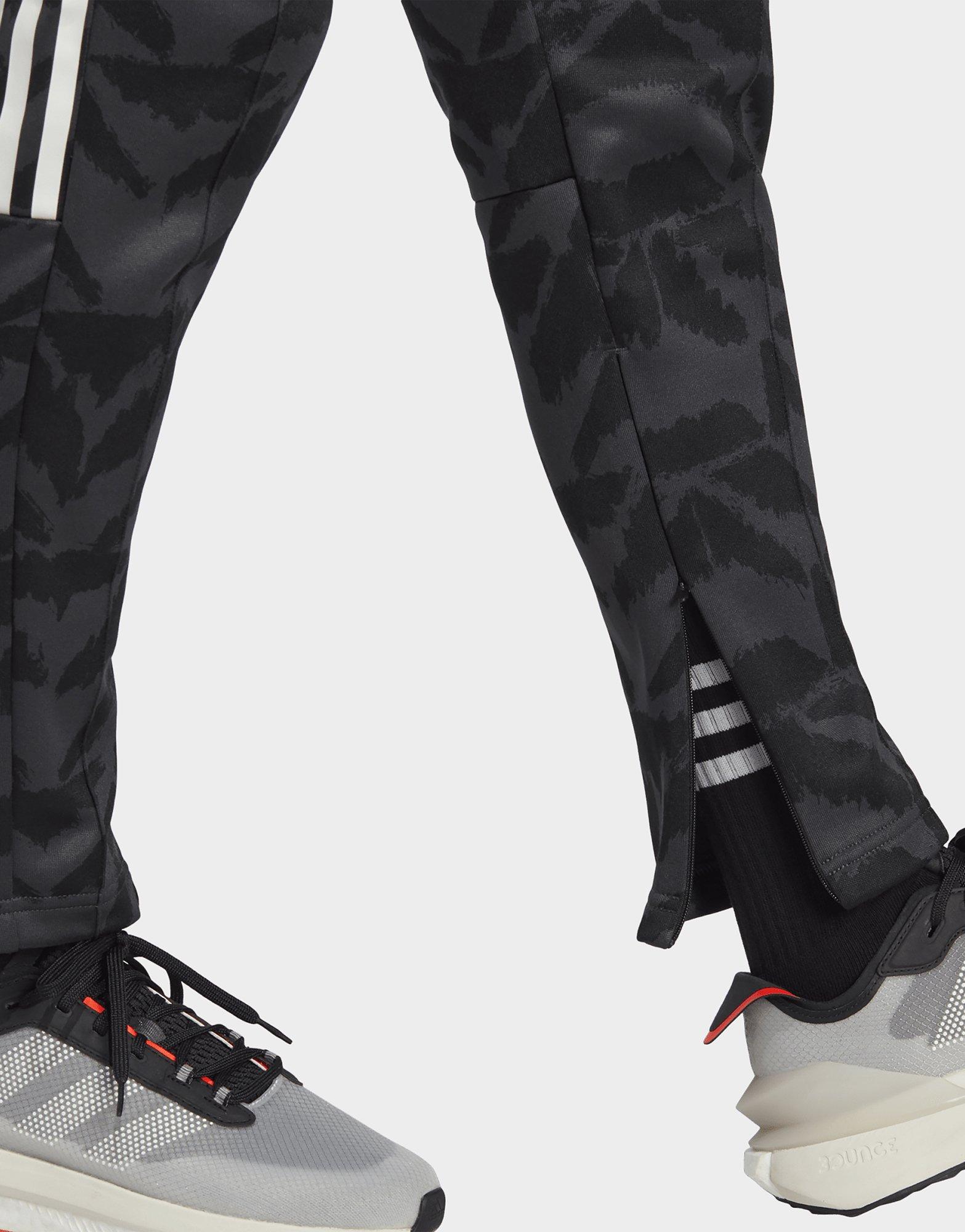 adidas Pantalon de survêtement Tiro Suit Up Lifestyle