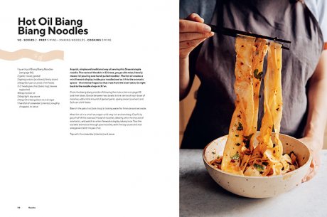Dumplings and Noodles: Bao, Gyoza, Biang Biang, Ramen and Everything in Between (Hardback)