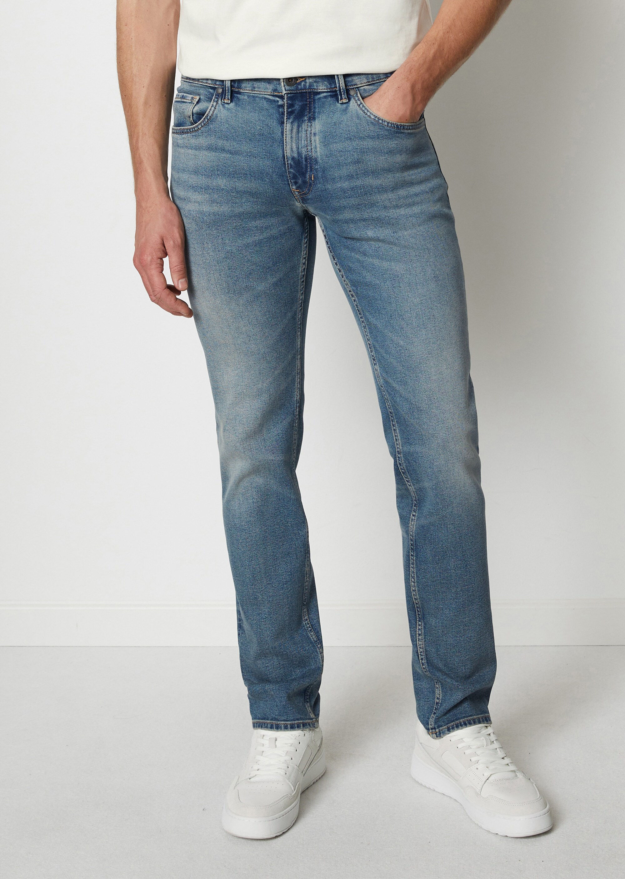 Jeans Modell SJÖBO shaped aus Bio-Baumwolle-Mix