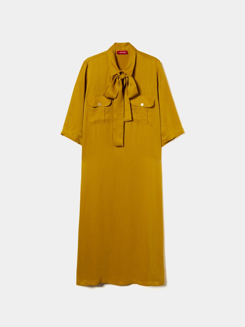 Camisa comprida com laço