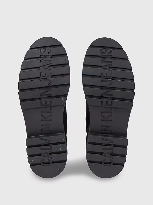 Botas de cano curto em couro sintético