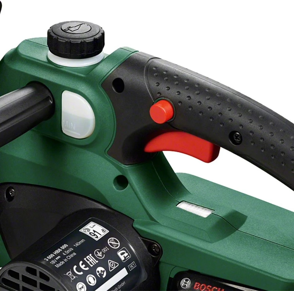 Bosch - Universal Chain 18V Batteridrevet Kædesav Batteri & Lader Inkluderet