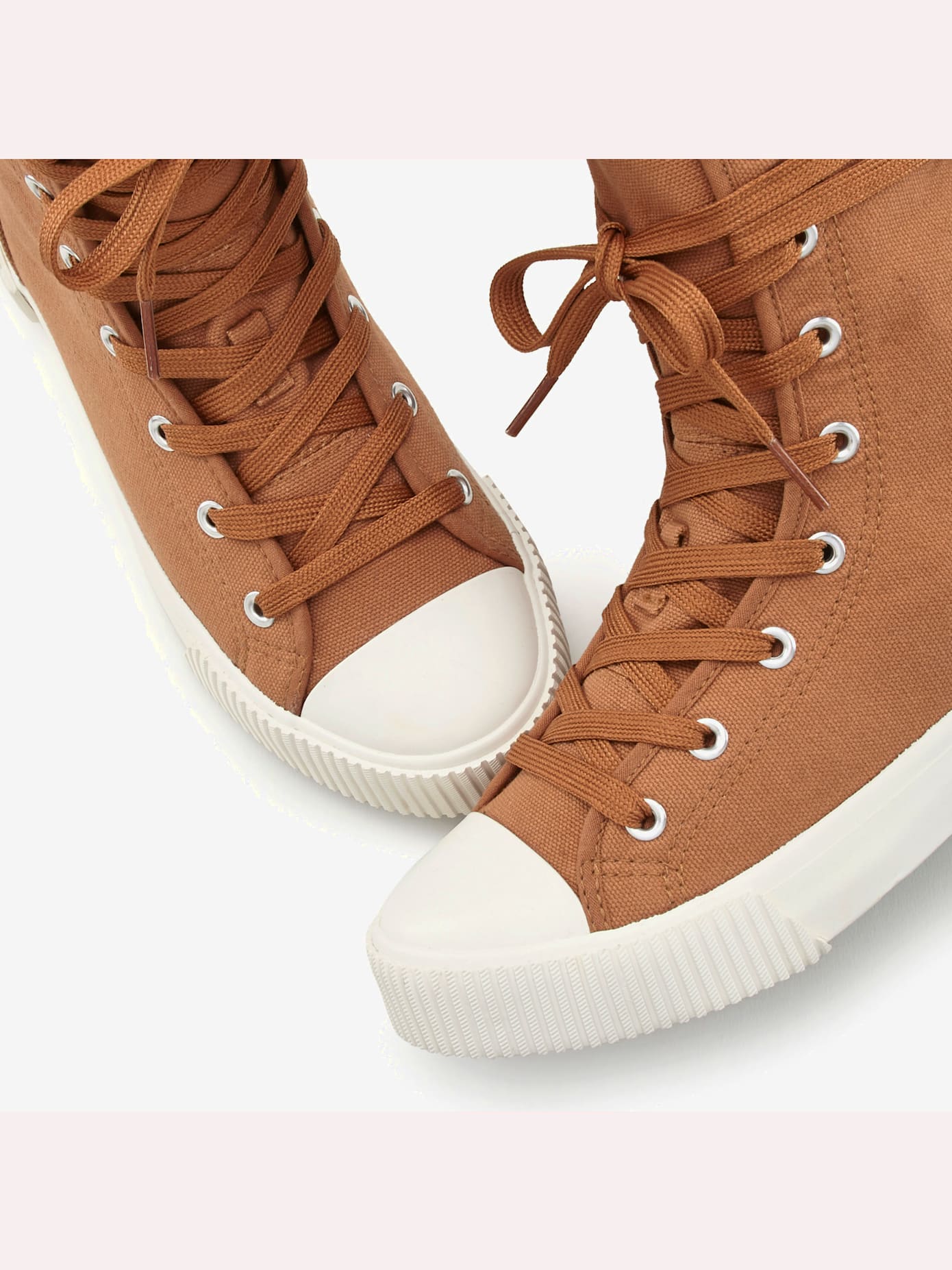 Bottines laçage tendance