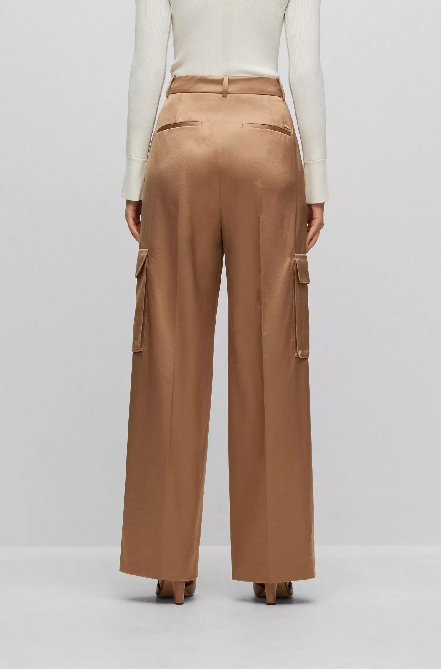 Calça cargo BOSS preta, corte regular, em mistura de algodão.