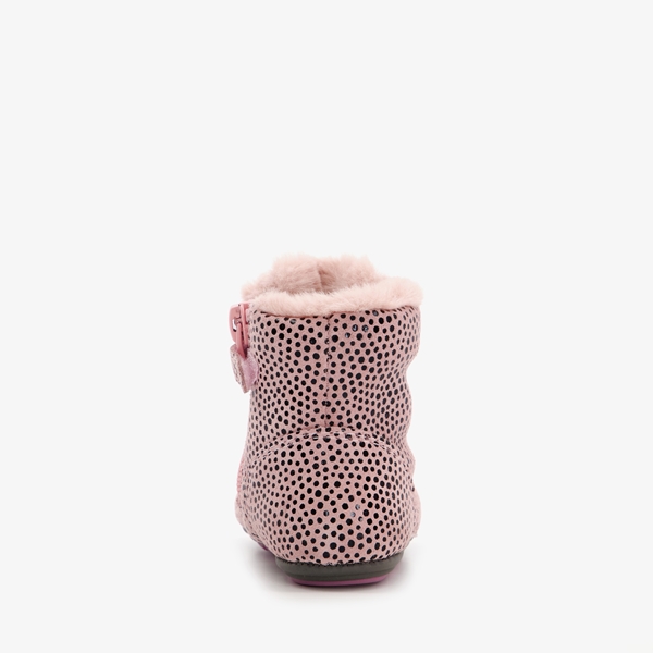 Groot gevoerde leren babyschoenen met stippen